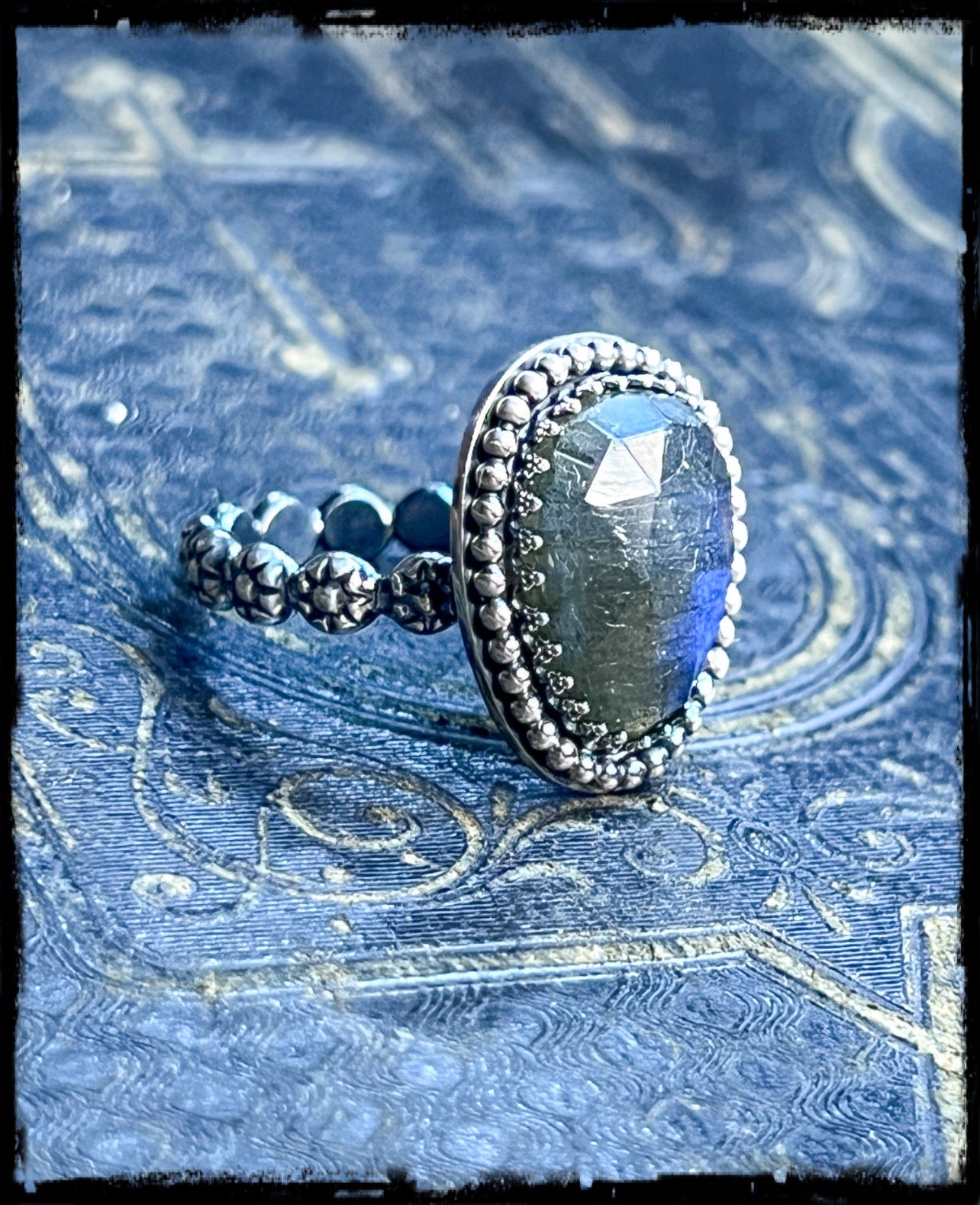 Hand crafted fine & sterling silver blue labradorite with flower band size 8~